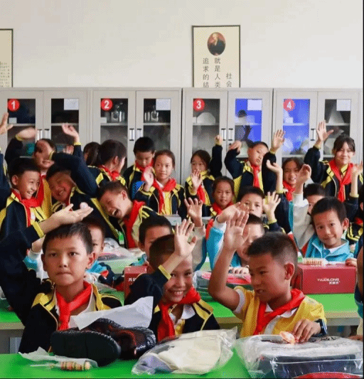 ED622168951DE54EAEDE8D8B587_8B707D4F_2249C